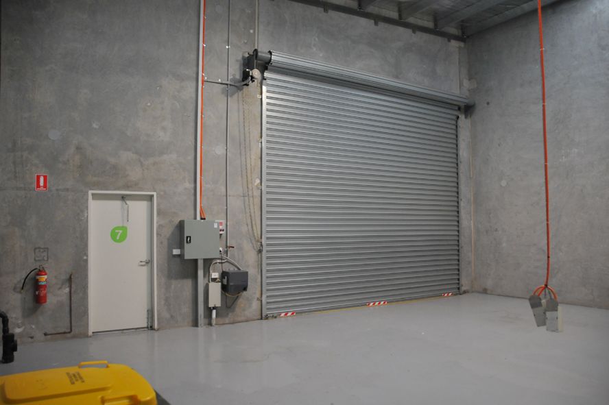 AS NEW 187M2 OFFICE/WAREHOUSE WITH STREET FRONTAGE