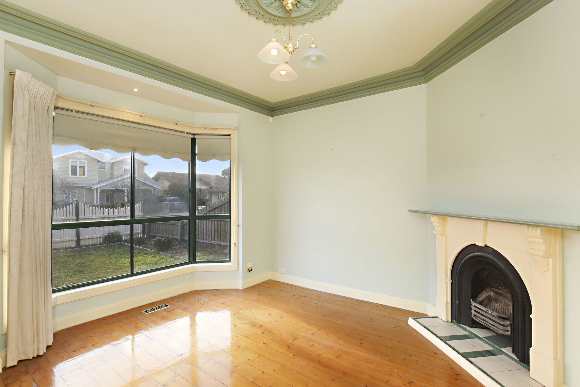SPACIOUS FAMILY HOME!