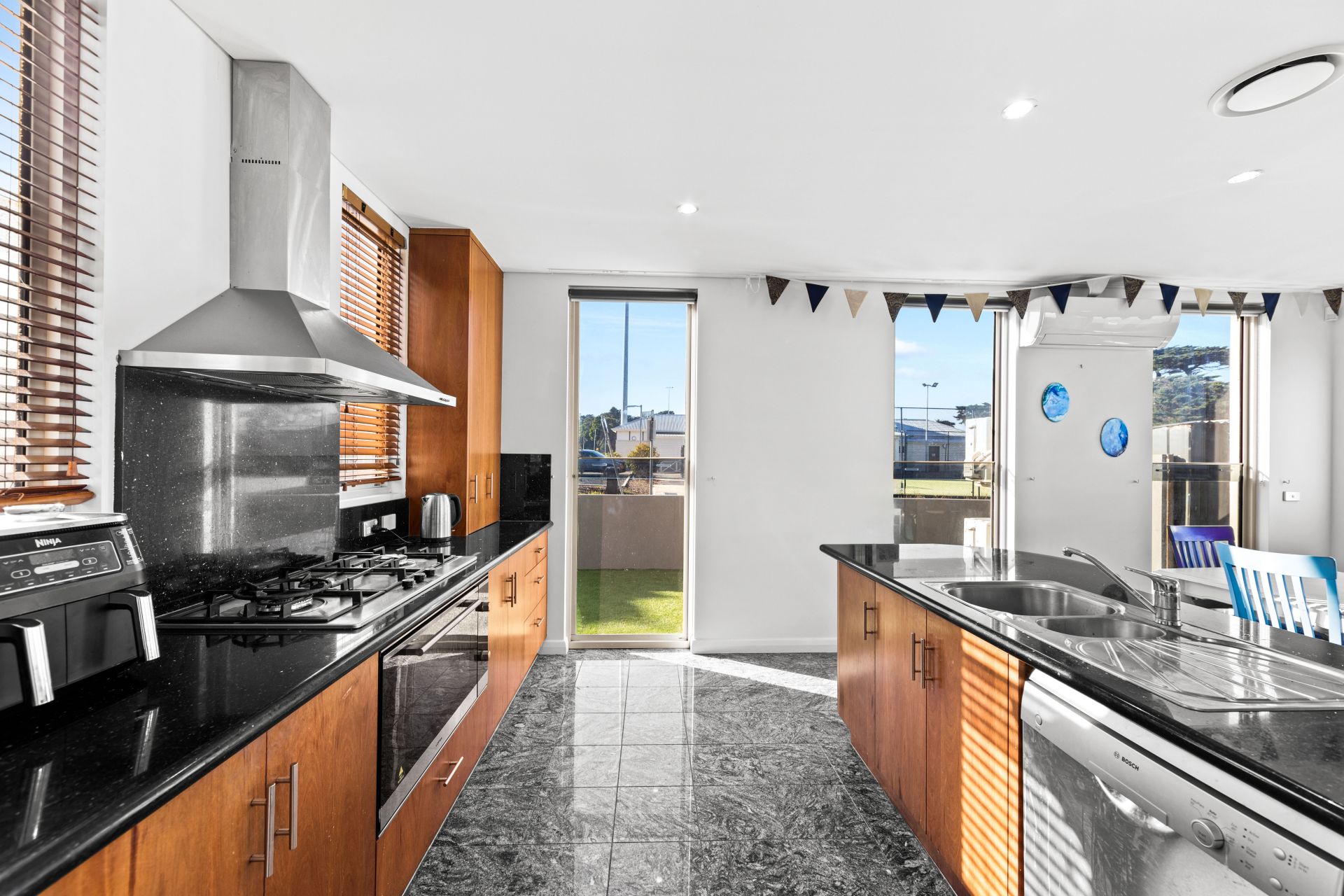 32 Mill Lane, Williamstown - Thumbnail 4