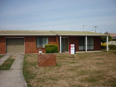2/53 Macfie Street, DEVONPORT, Devonport - Thumbnail 2