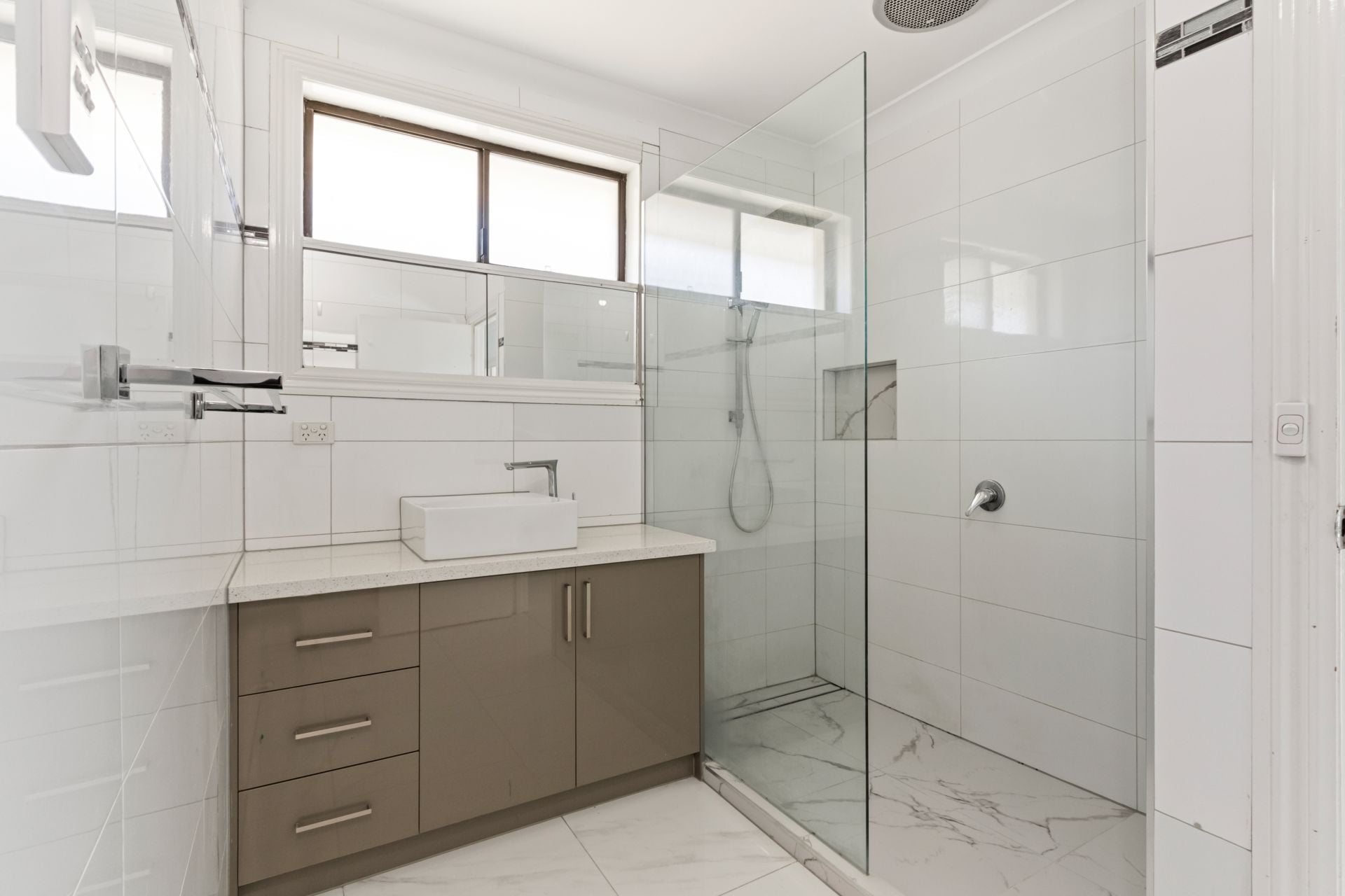 CONVENIENTLY LOCATED FOUR BEDROOM FAMILY HOME