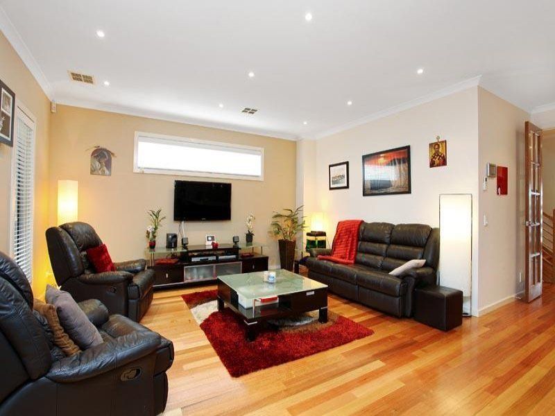 20 Brunton Avenue, Caroline Springs - Thumbnail 7