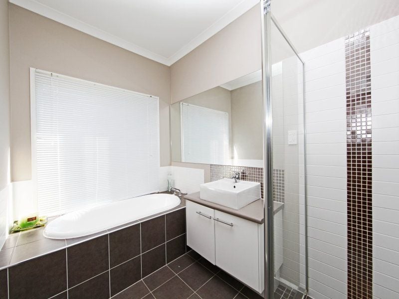 31 Torbreck Avenue SOUTH MORANG, South Morang - Thumbnail 2