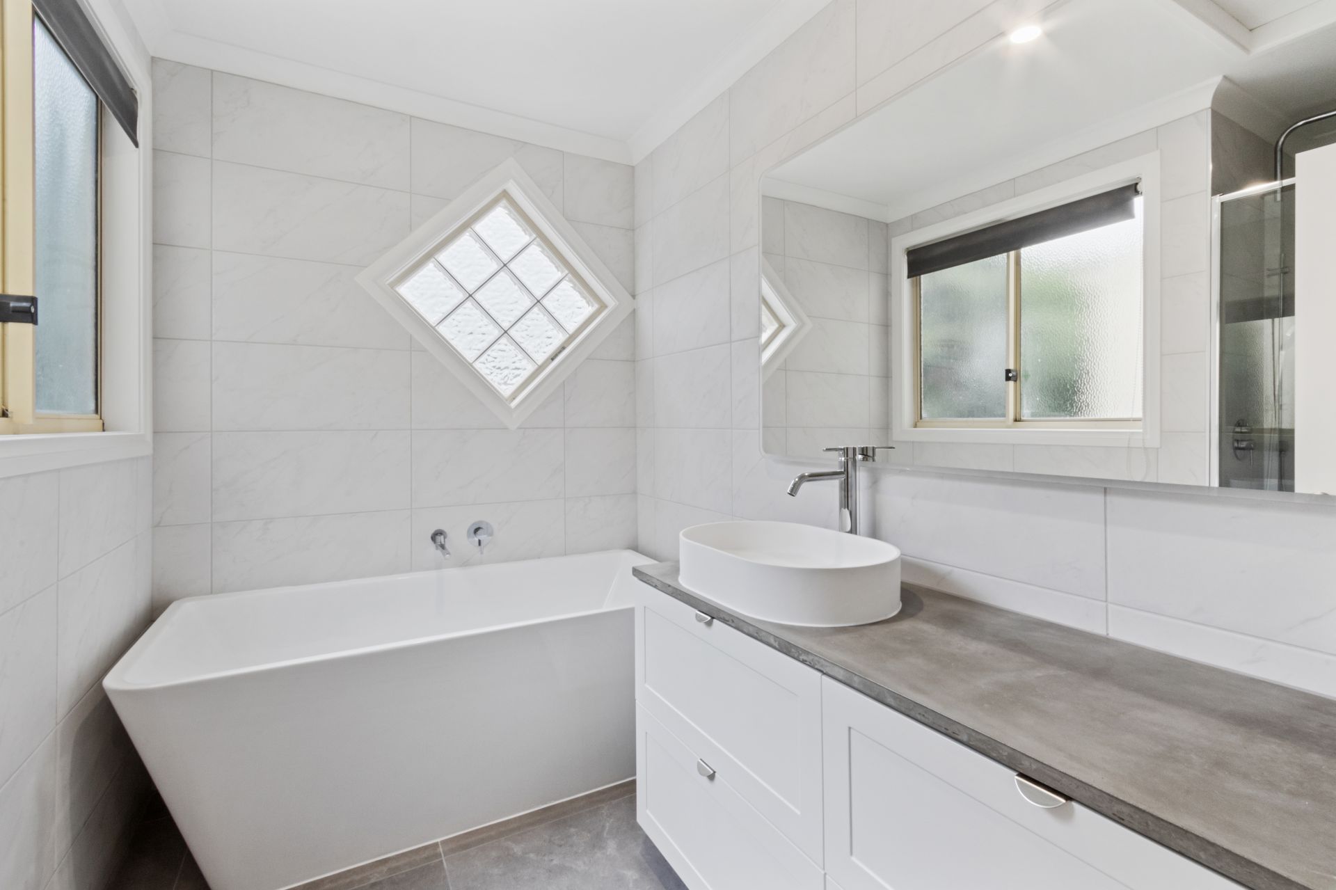 THORNBURY VILLAGE AT YOUR DOORSTEP