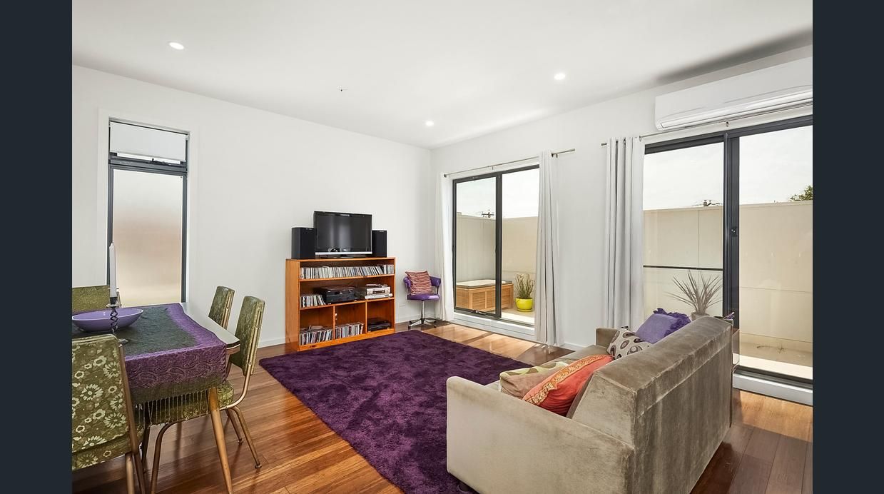 Sleek and Stylish in Central Preston!!!