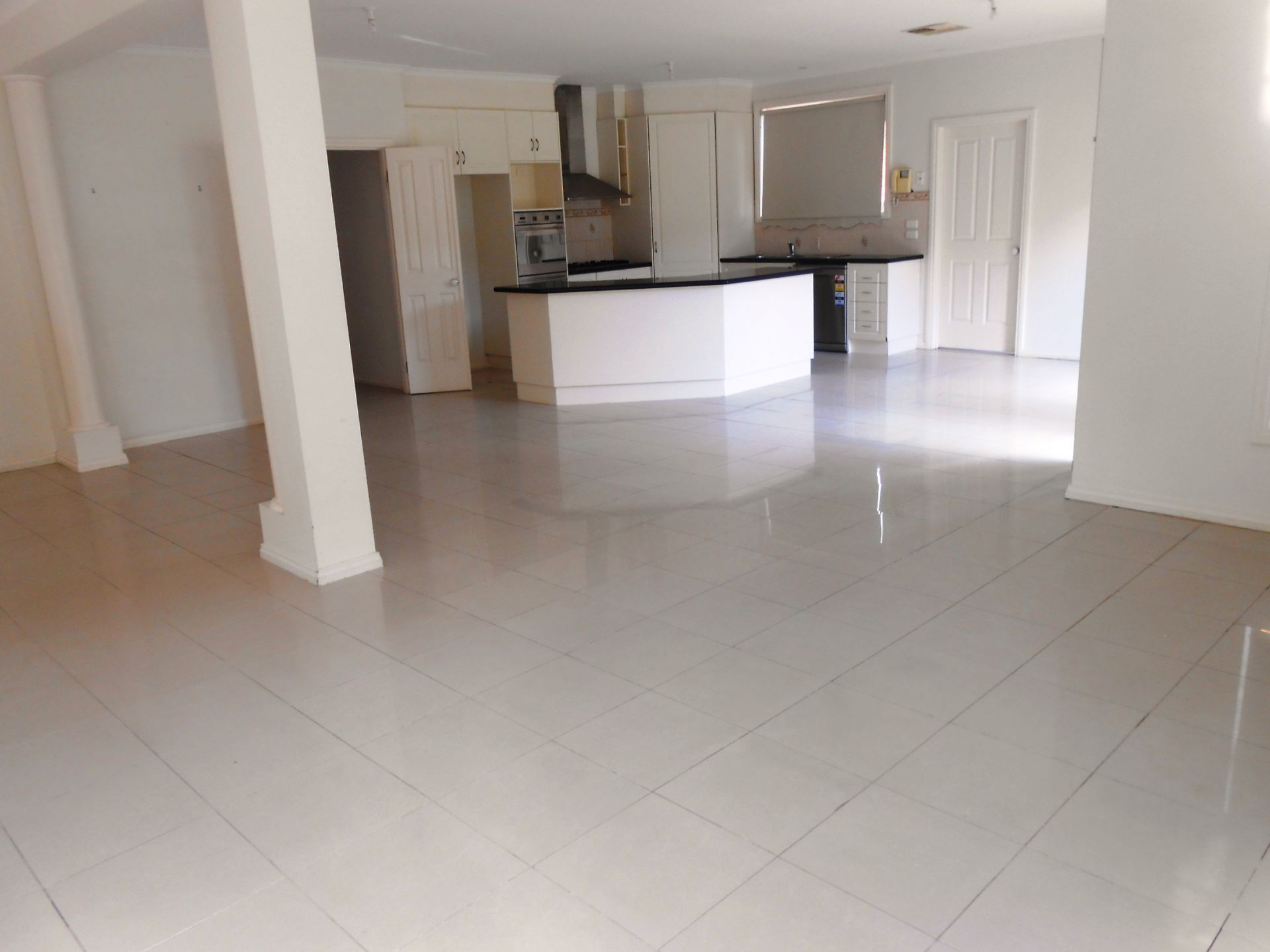 5 BEDROOM HOME IN THE THE LAKES