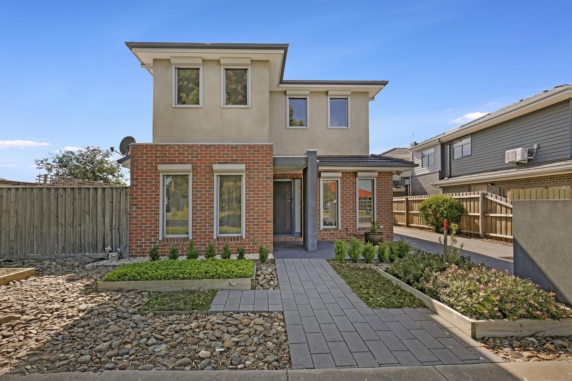 Stylish Townhouse in a Great Location