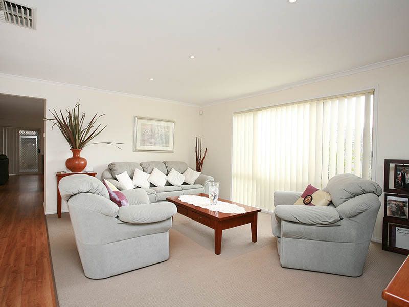 12 Sharrock Close, Caroline Springs - Thumbnail 6