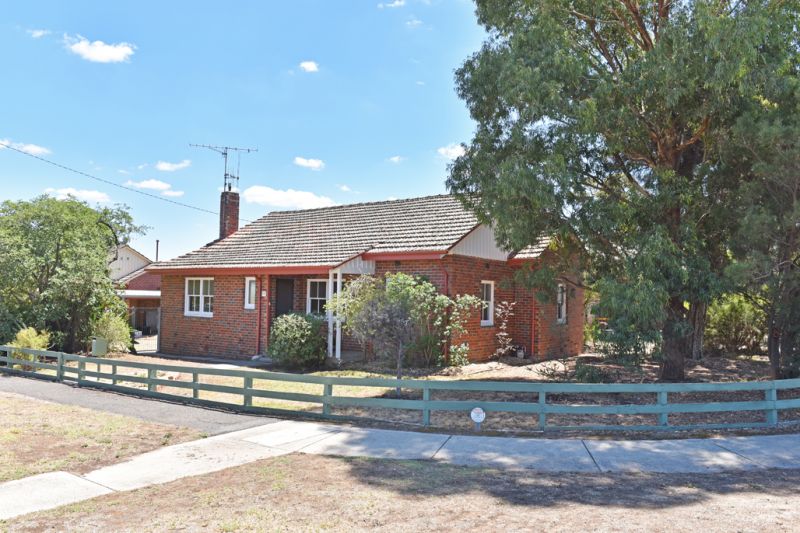 17 Ellis Street, Flora Hill Luke Goggin Real Estate