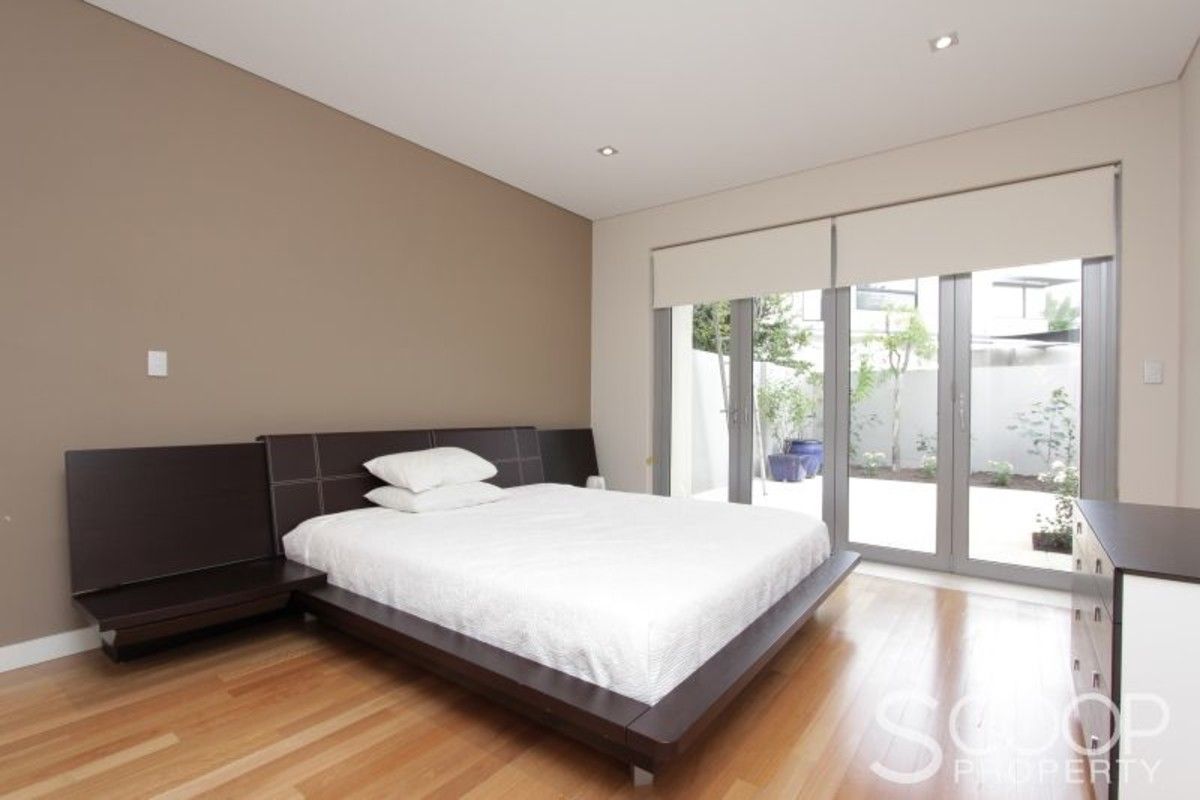 Real Estate For Sale 1/5 The Avenue Crawley , WA