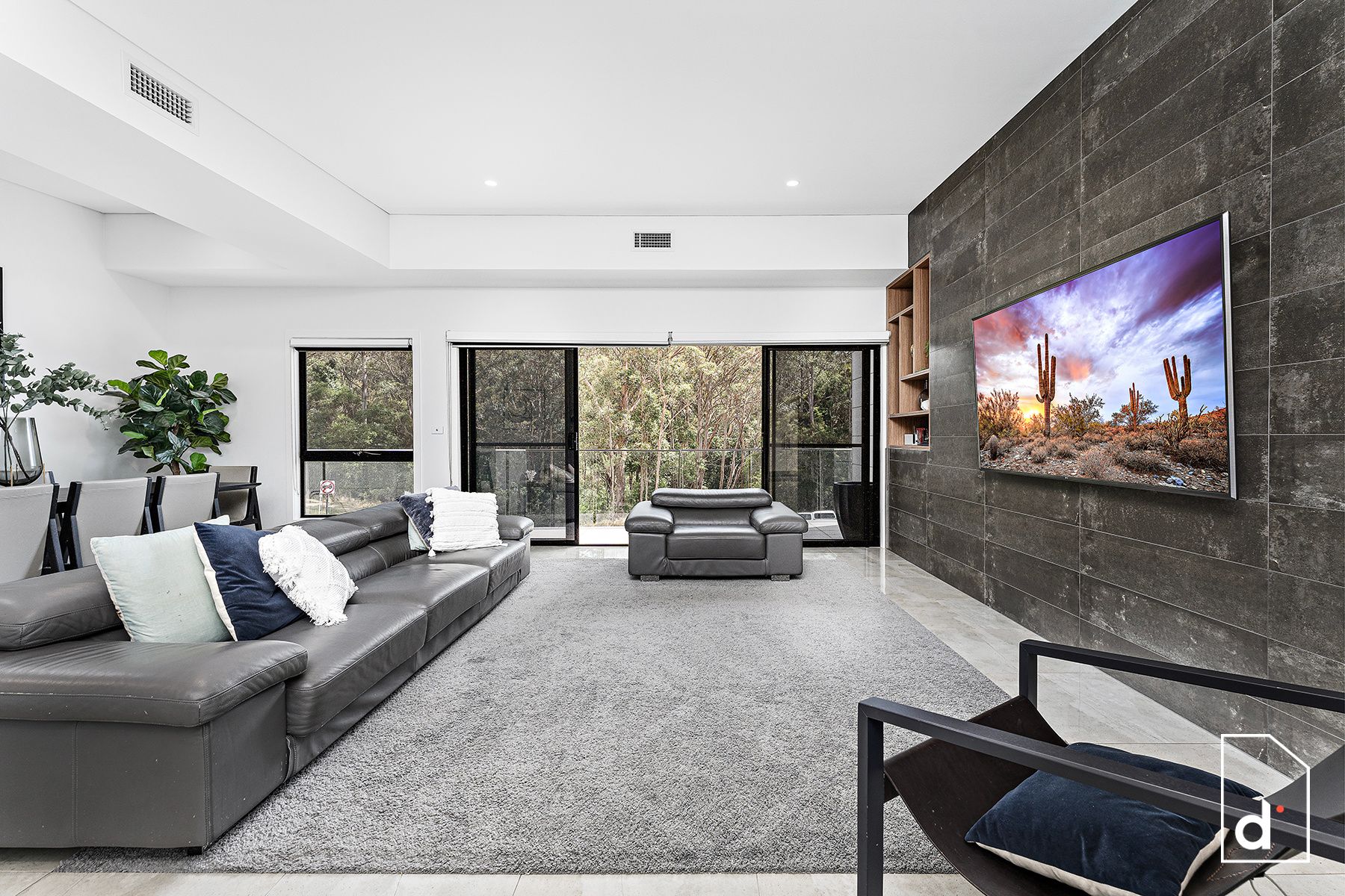 Sold property 1600000 for 45 Redgum Forest Way Figtree , NSW 2525