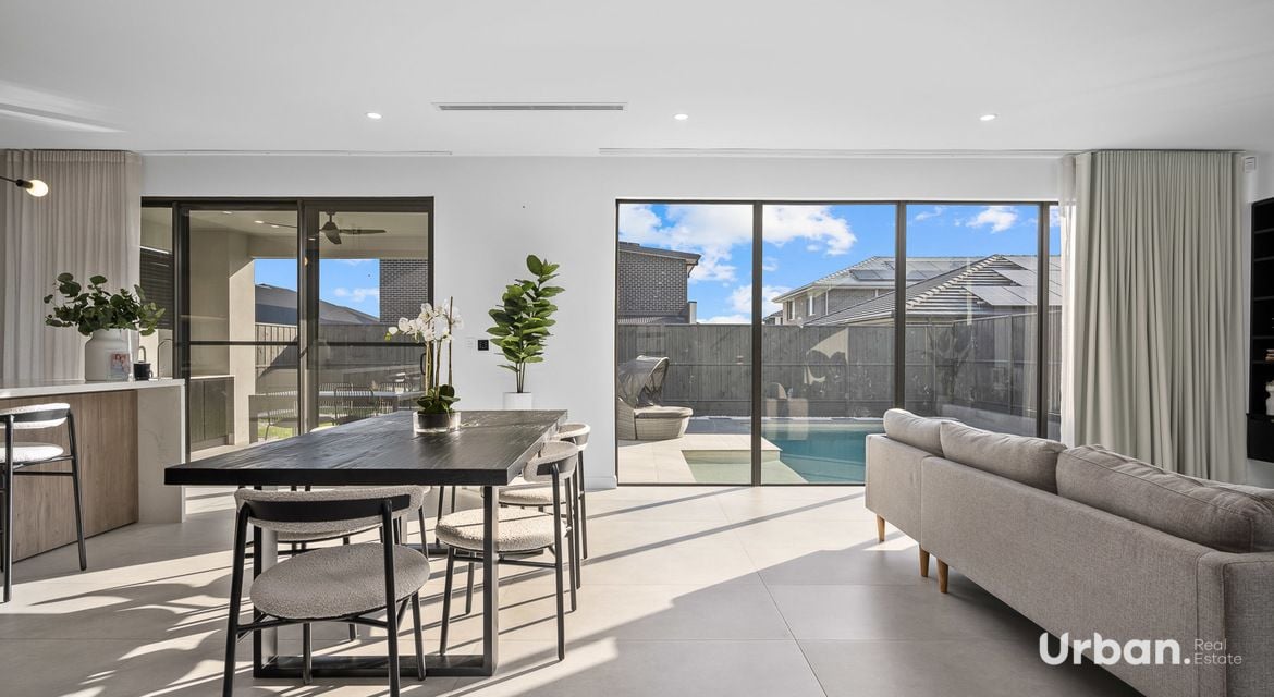 Gledswood Hills 19 Ashwell Way