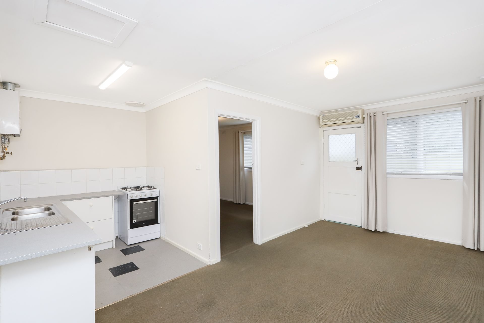 4/100 Johnston Street Newport VIC, Newport - Thumbnail 2