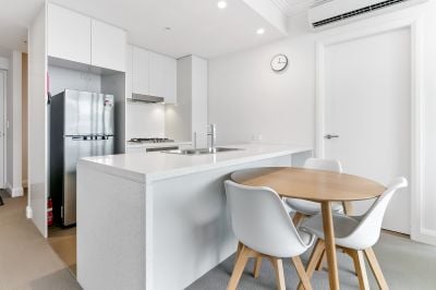 FULLY FURNISHED AND BEAUTIFULLY PRESENTED