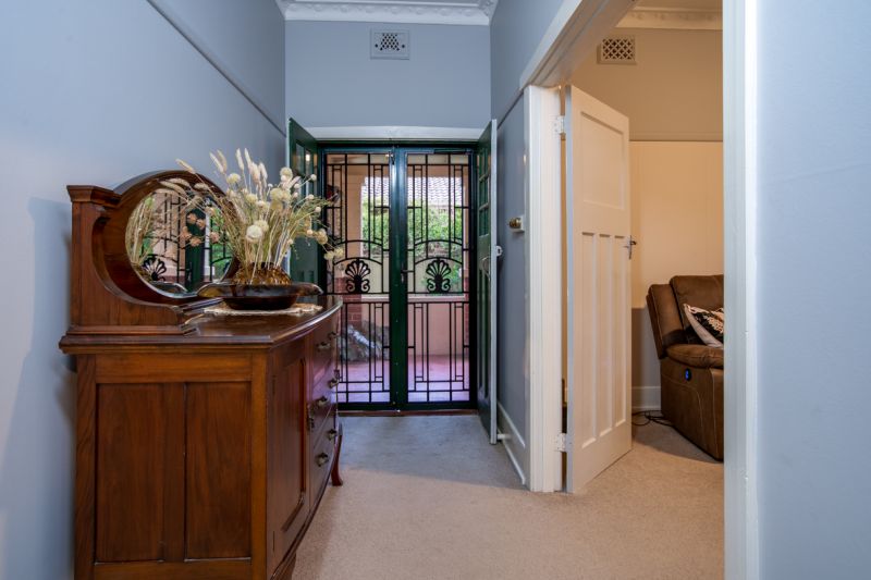 530 Crisp Street Albury NSW, Albury - Thumbnail 2