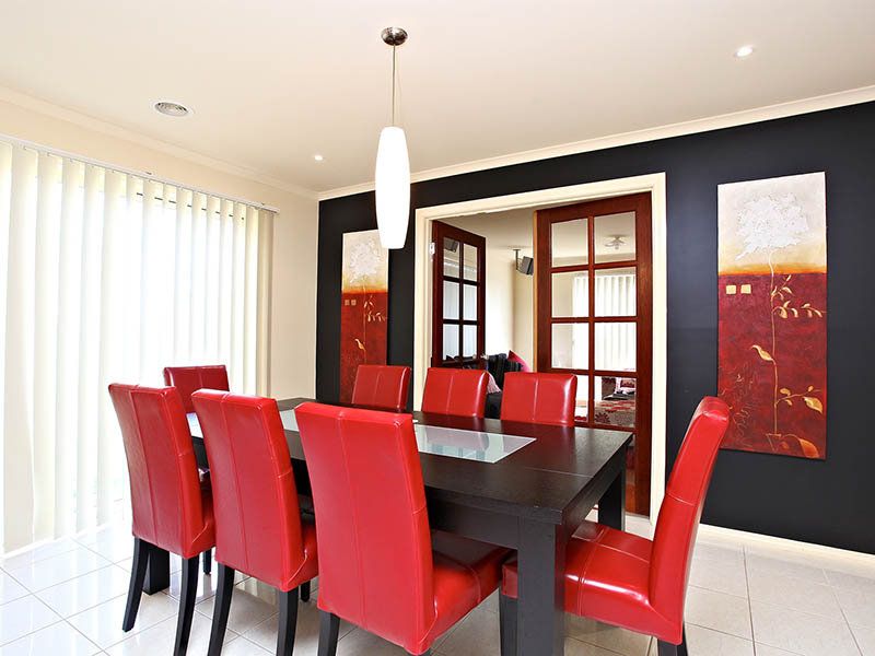10 Alpine Gardens, Caroline Springs - Thumbnail 7