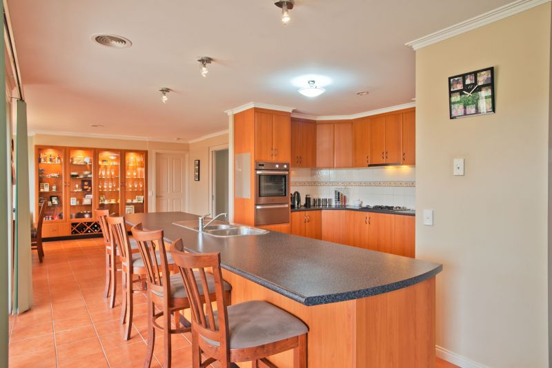 5 Bruce Court, Bacchus Marsh - Thumbnail 3