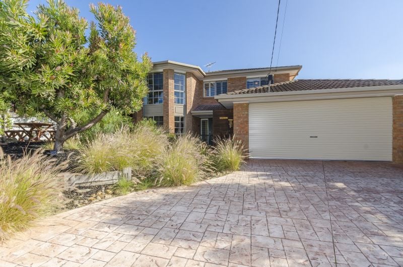 5 Achenar Court Ocean Grove VIC, Ocean Grove - Thumbnail 2