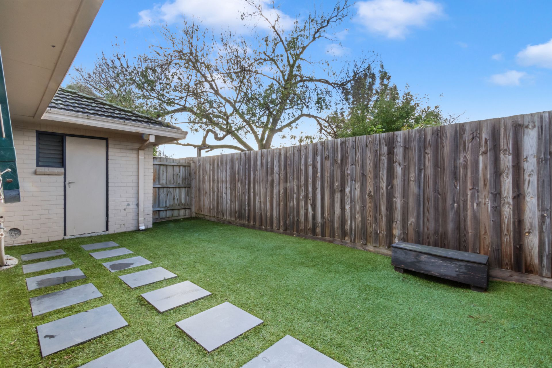 Terrific Unit With A Huge Courtyard!