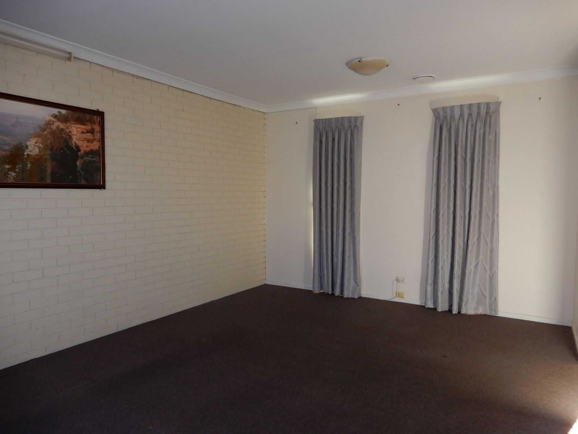 Prime Location In Thornbury!!!