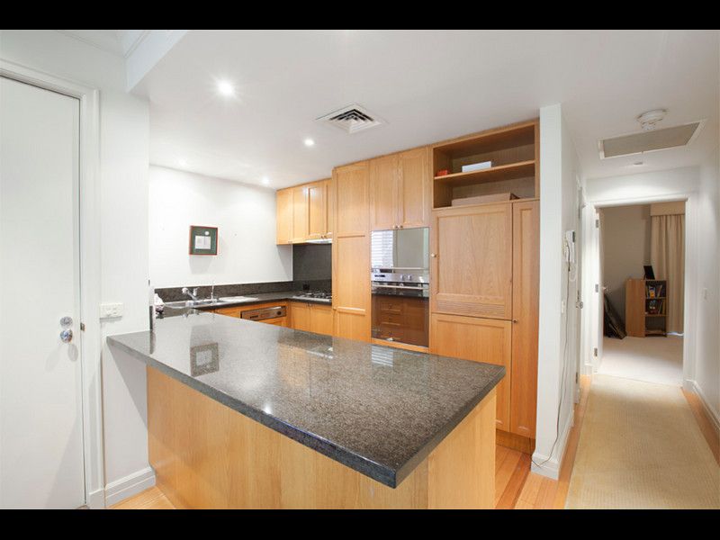 1/12 Copelen Street, South Yarra - Thumbnail 5
