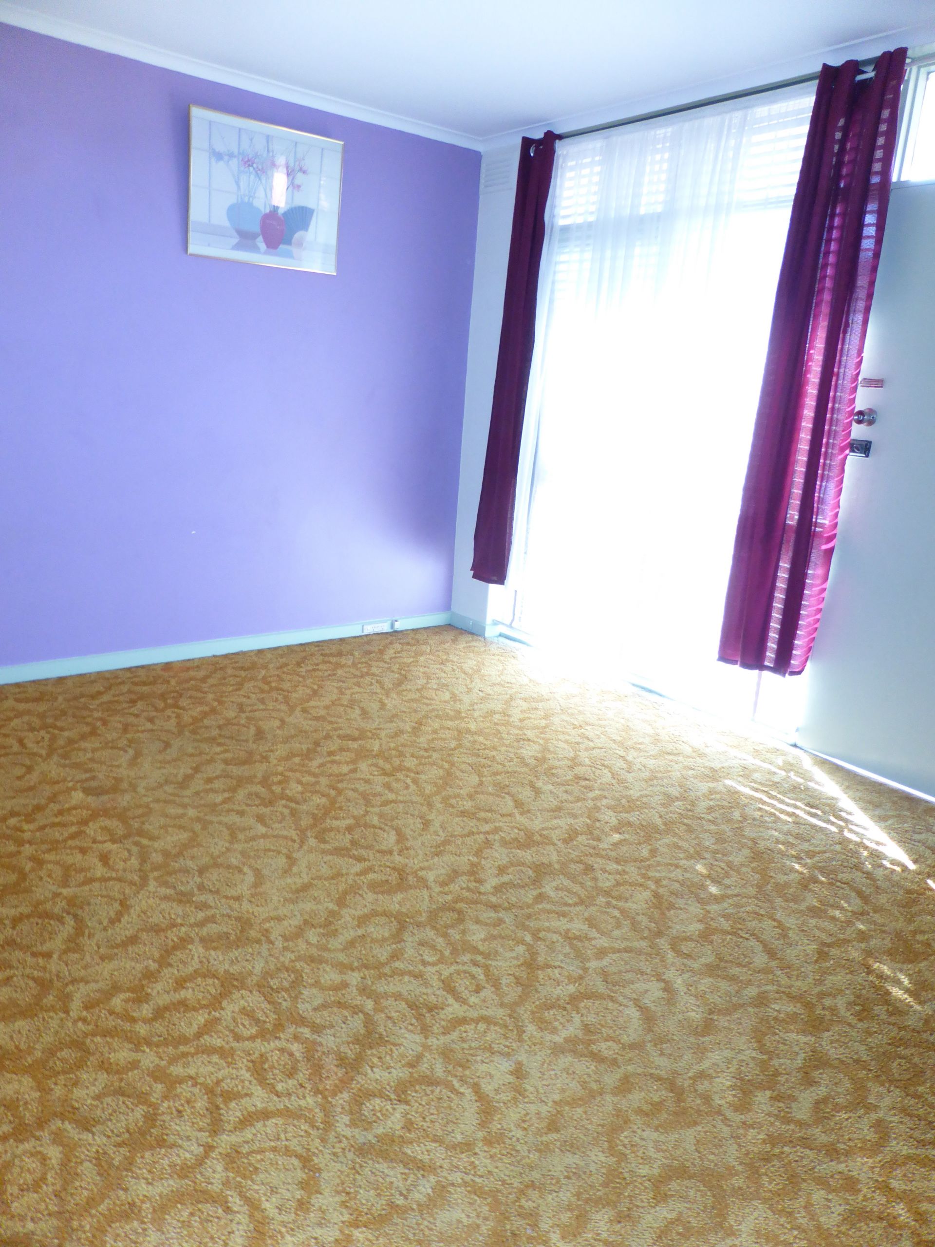 One Bedroom A Stone Throw Away From Amenities!