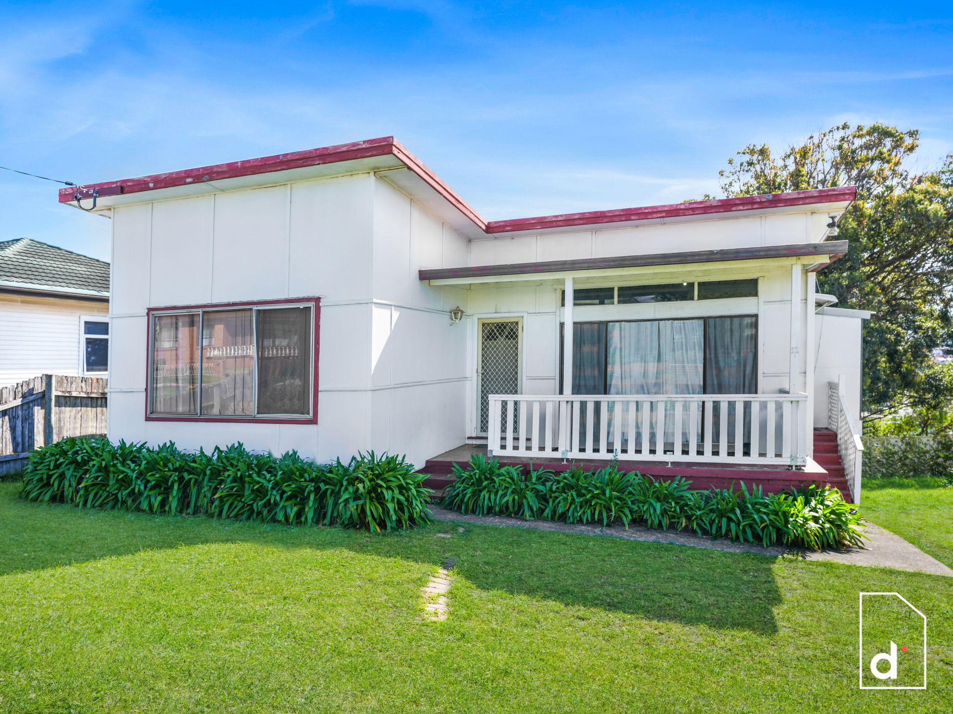 12 Noble Parade, Lake Heights NSW