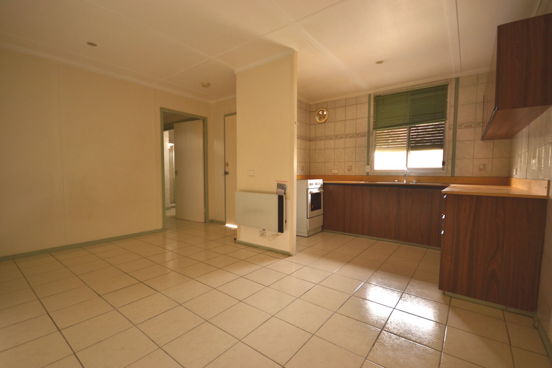 CLOSE TO ALL AMENITIES!!