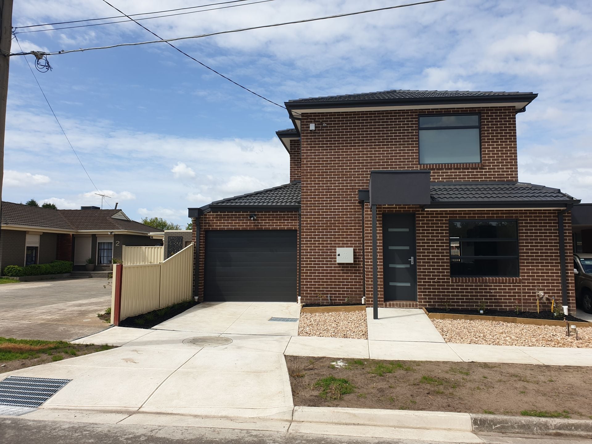 NEWLEY BUILT TOWNHOUSE