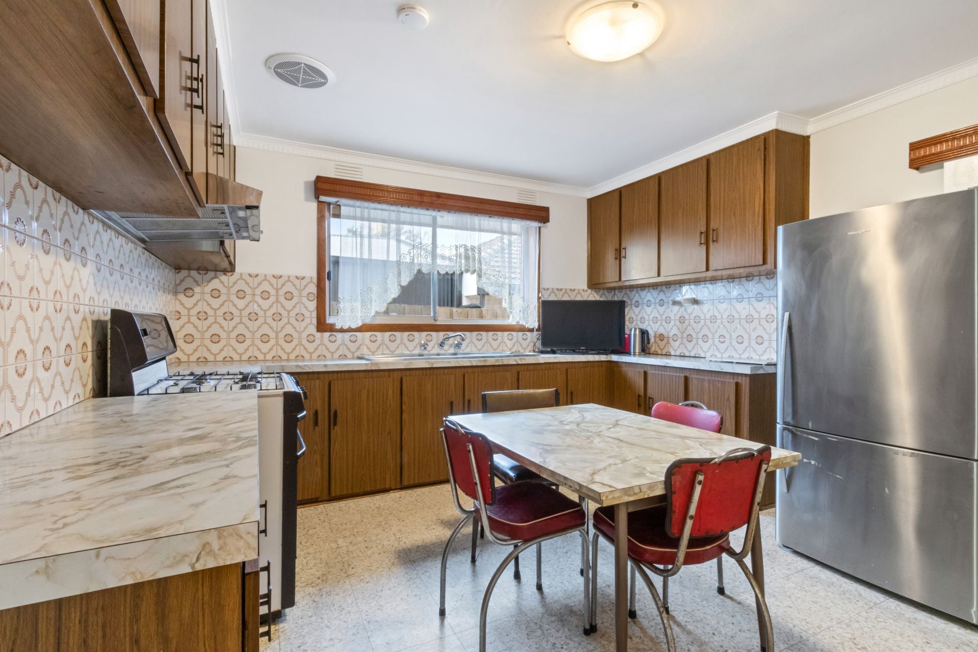 Charming 3-Bedroom home plus Bungalow!