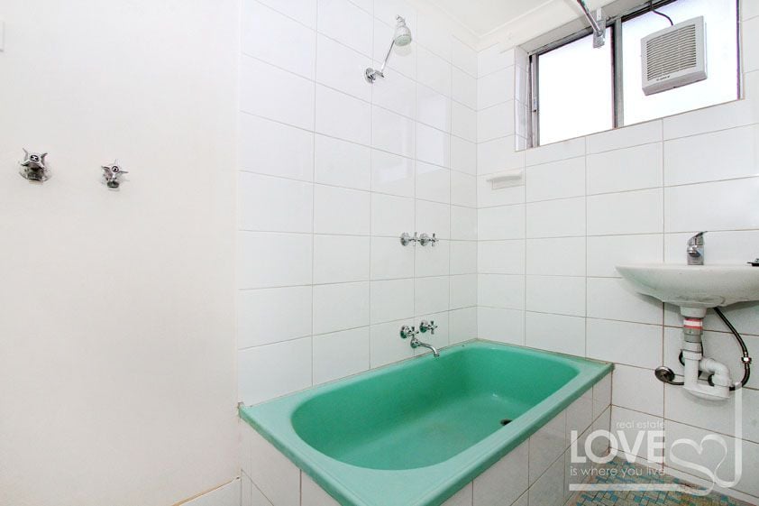 Spacious Renovated Apartment in Prime Position!