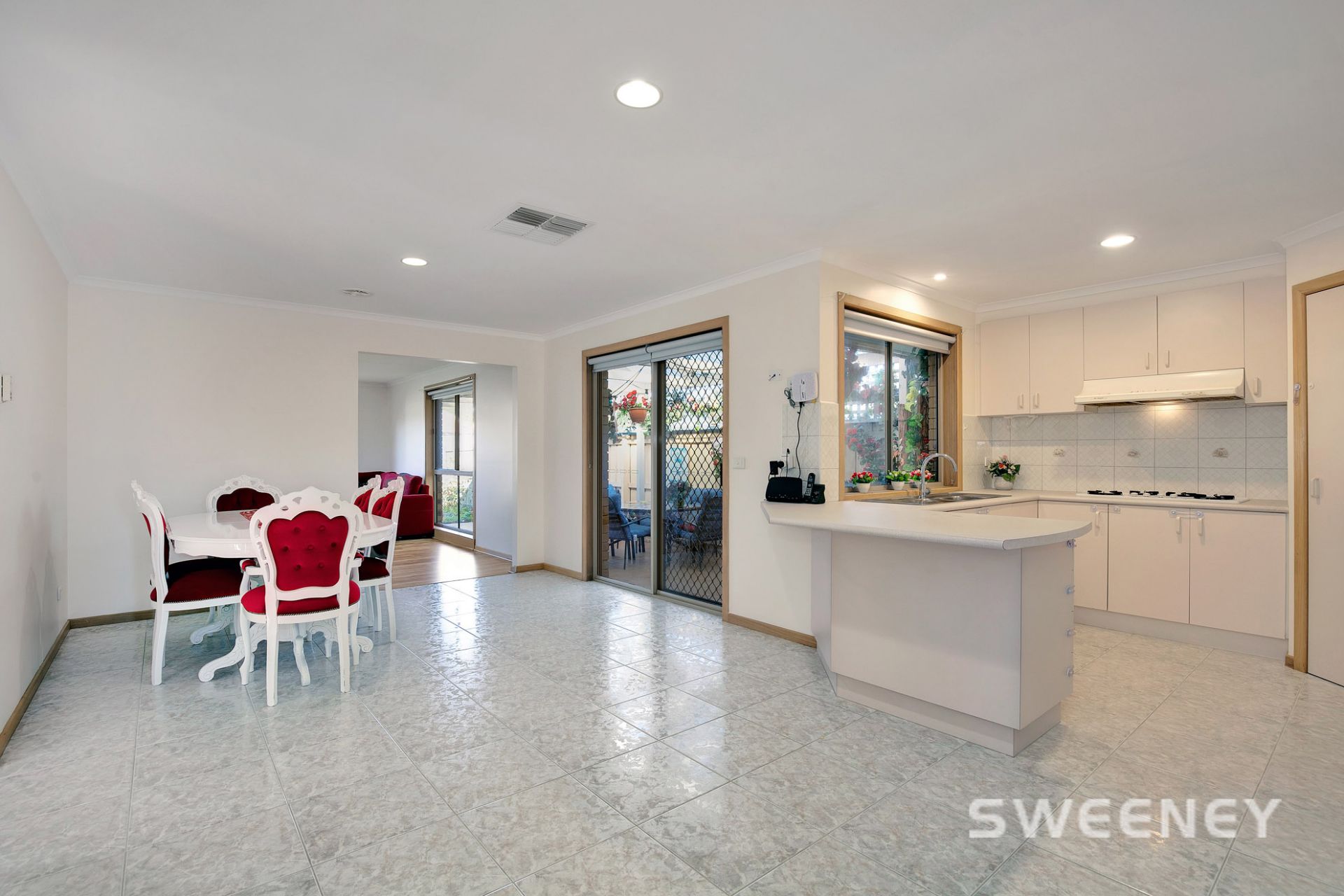 7 Davis Court, Altona Meadows - Thumbnail 5