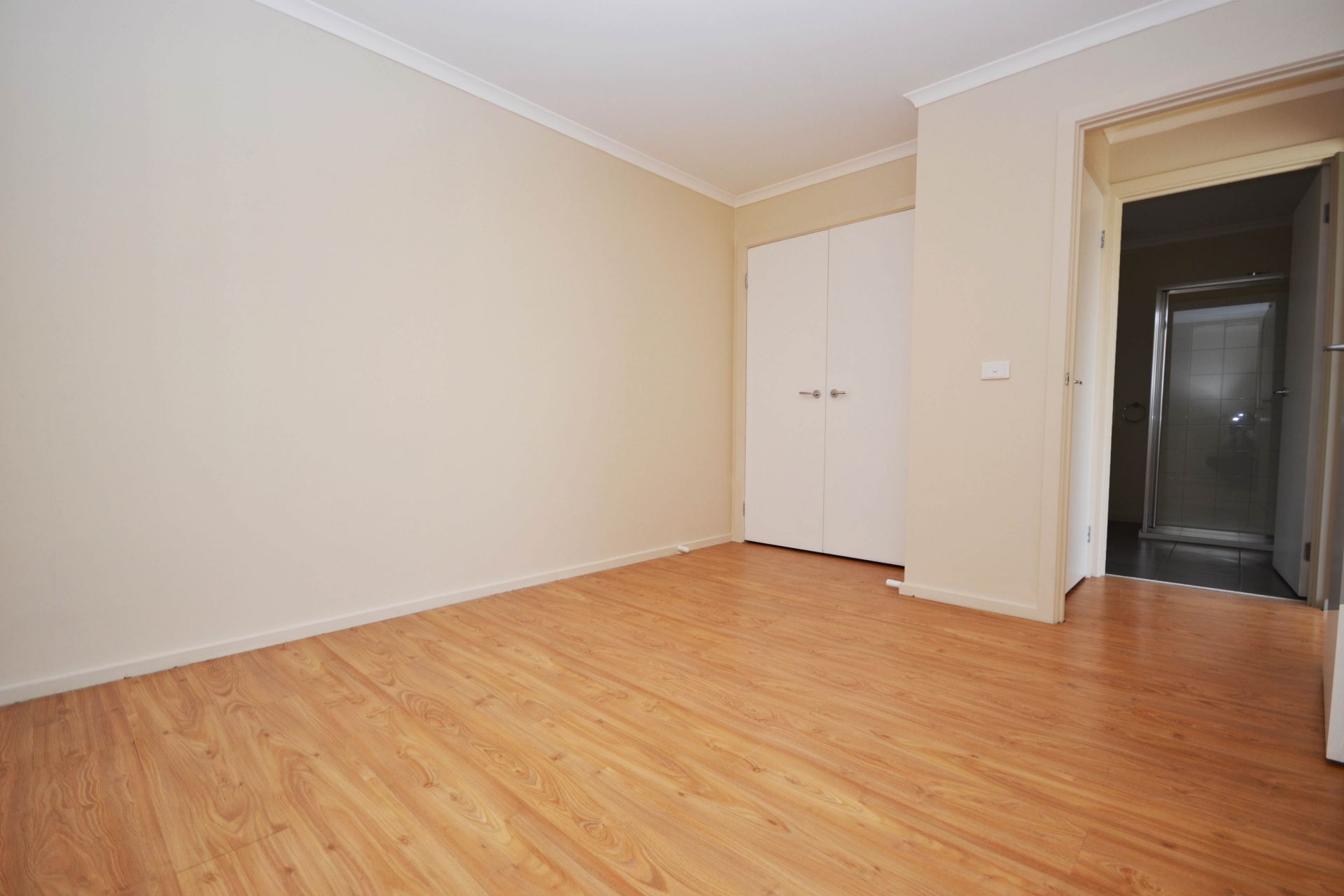 EXTRA LARGE ONE BEDROOM