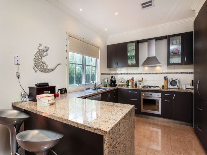 4 Wisteria Lane, Caroline Springs - Thumbnail 3