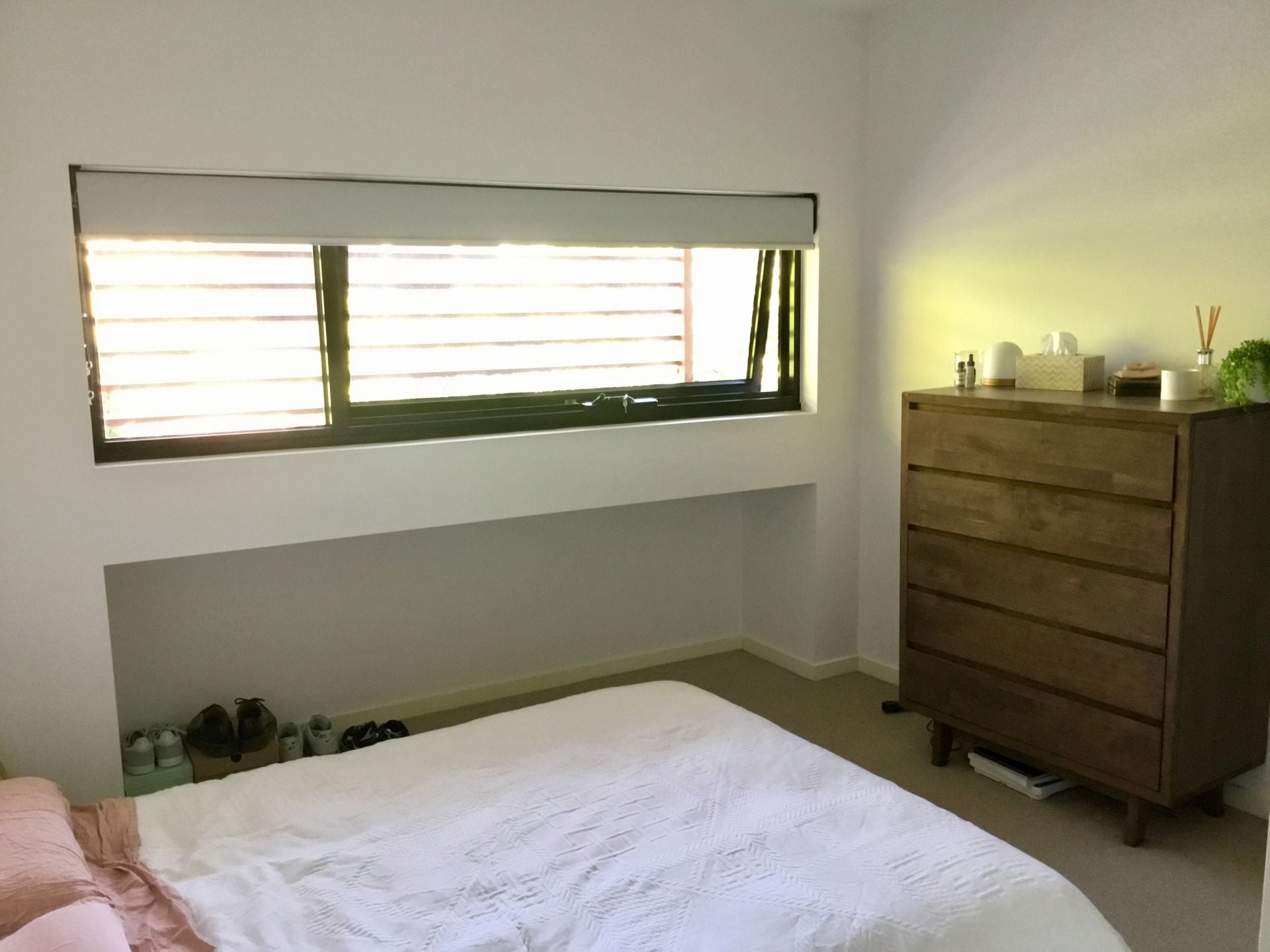 Oversized Apartment - Walk to Train Station