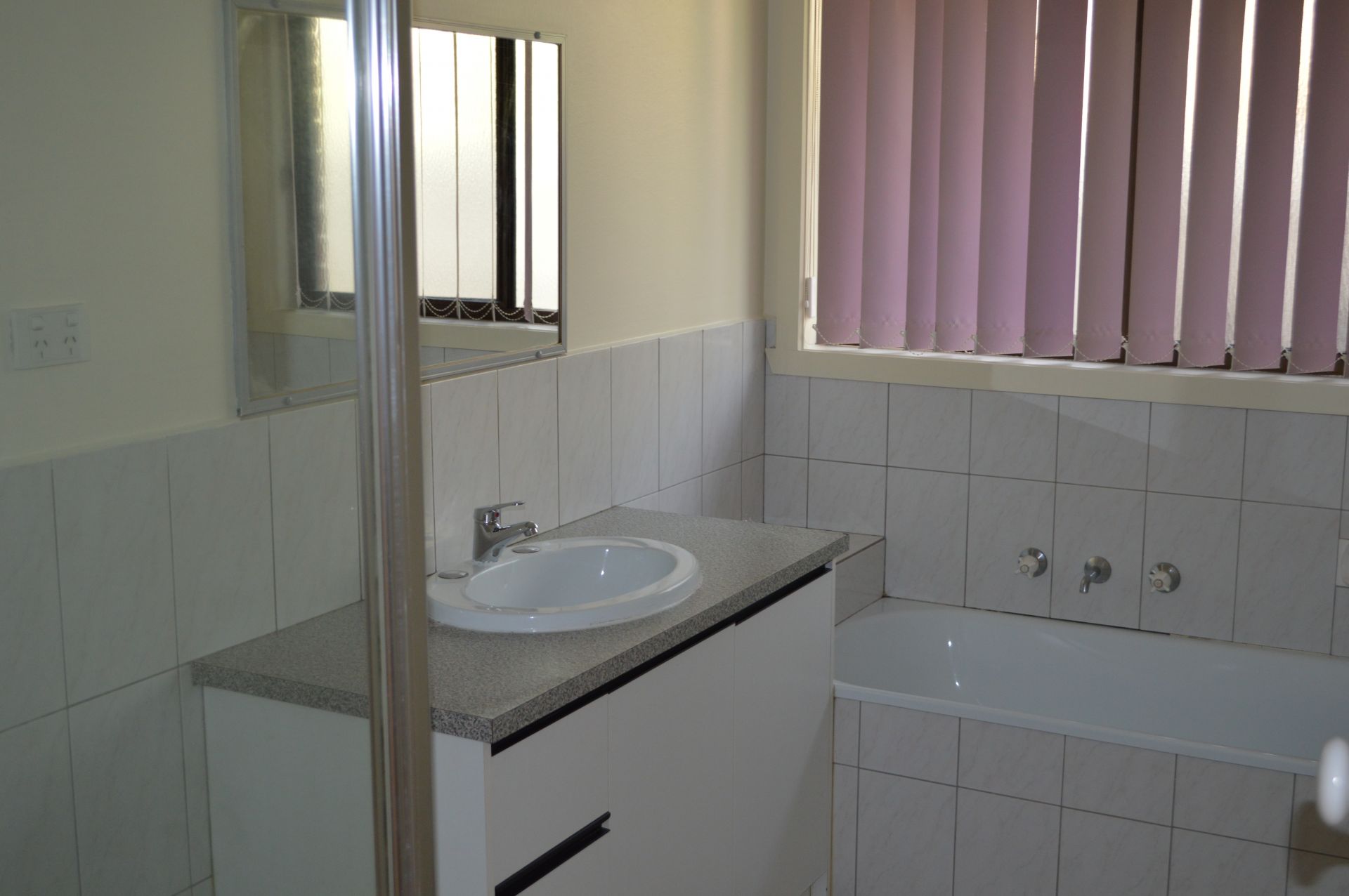 HIDDEN GEM, JUST MOMENTS TO ALL AMENITIES  *Insp Sat 17th Sep @ 12:20pm*