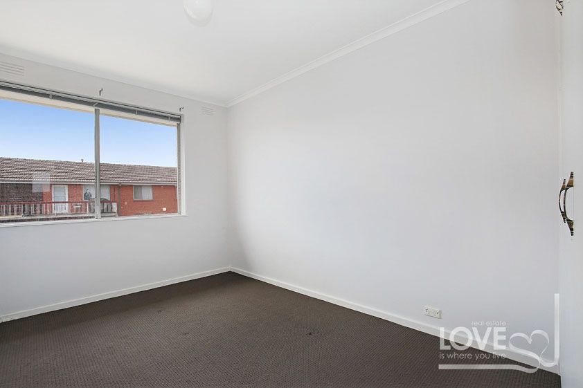 Refurbished, Great Location!