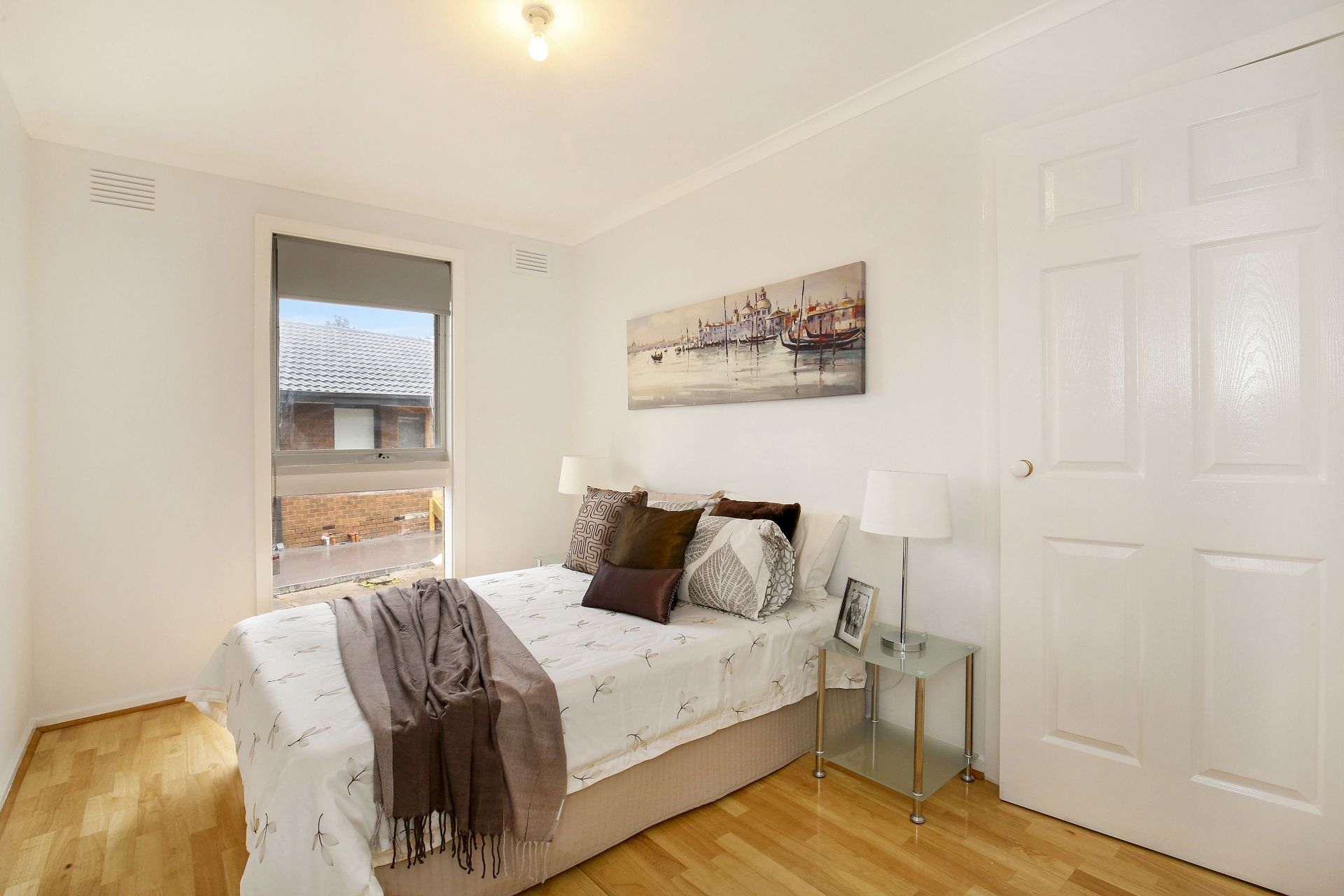 SURPRISING SPACE, SOUGHT AFTER LOCATION – 6 MONTH LEASE