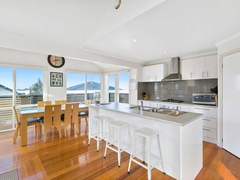 8 Spring Valley Drive, Torquay - Thumbnail 5