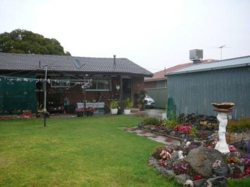 108 McIntyre Drive, Altona - Thumbnail 3