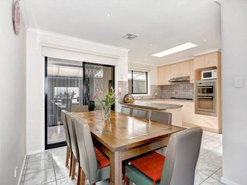 8 Creswell Court, Bulleen - Thumbnail 4