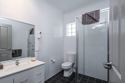 MOTEL LEASEHOLD FOR SALE - PRISTINE CONDITION - NSW HUB