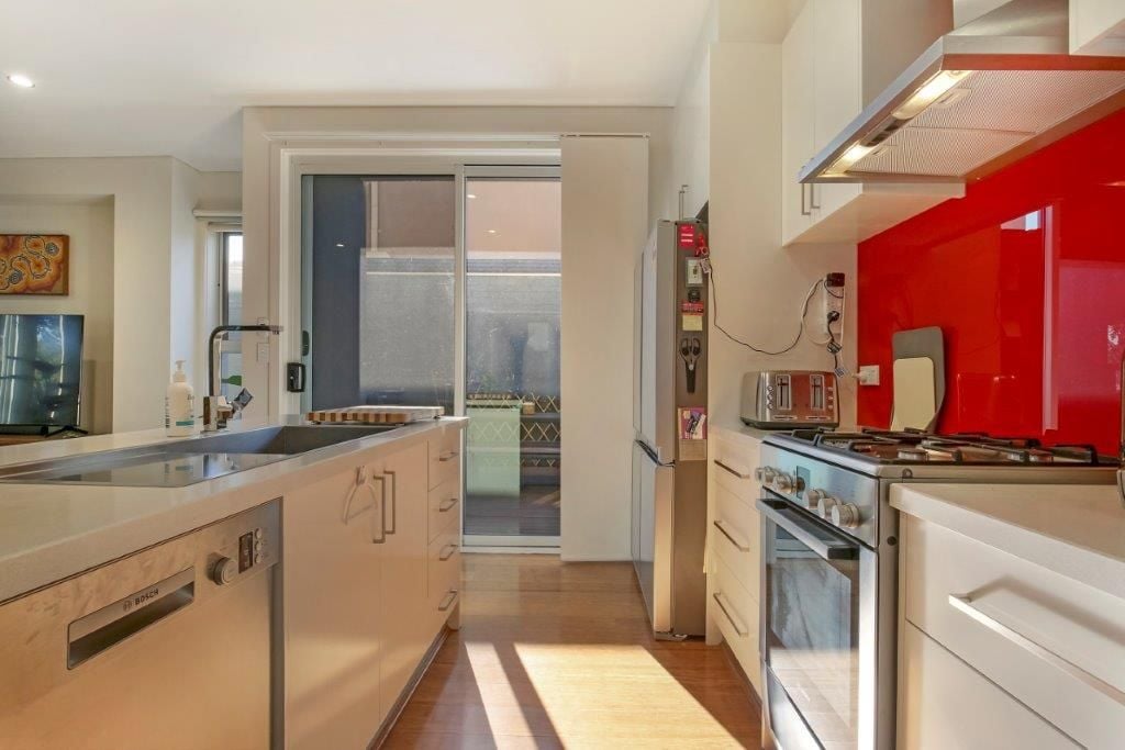 **Stunning & Modern**