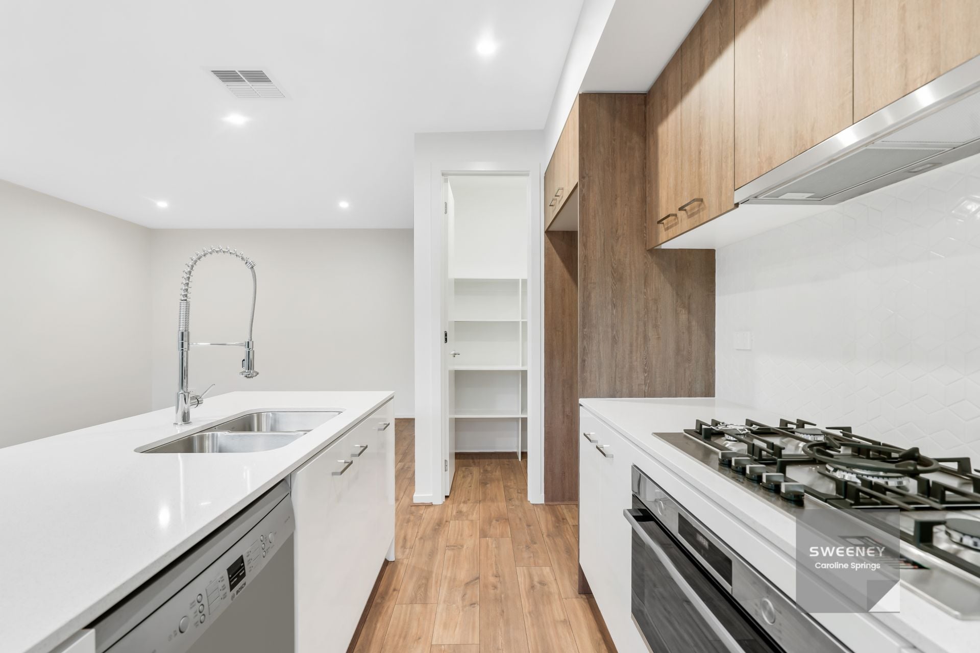 70 Featherwood Drive, Aintree - Thumbnail 5