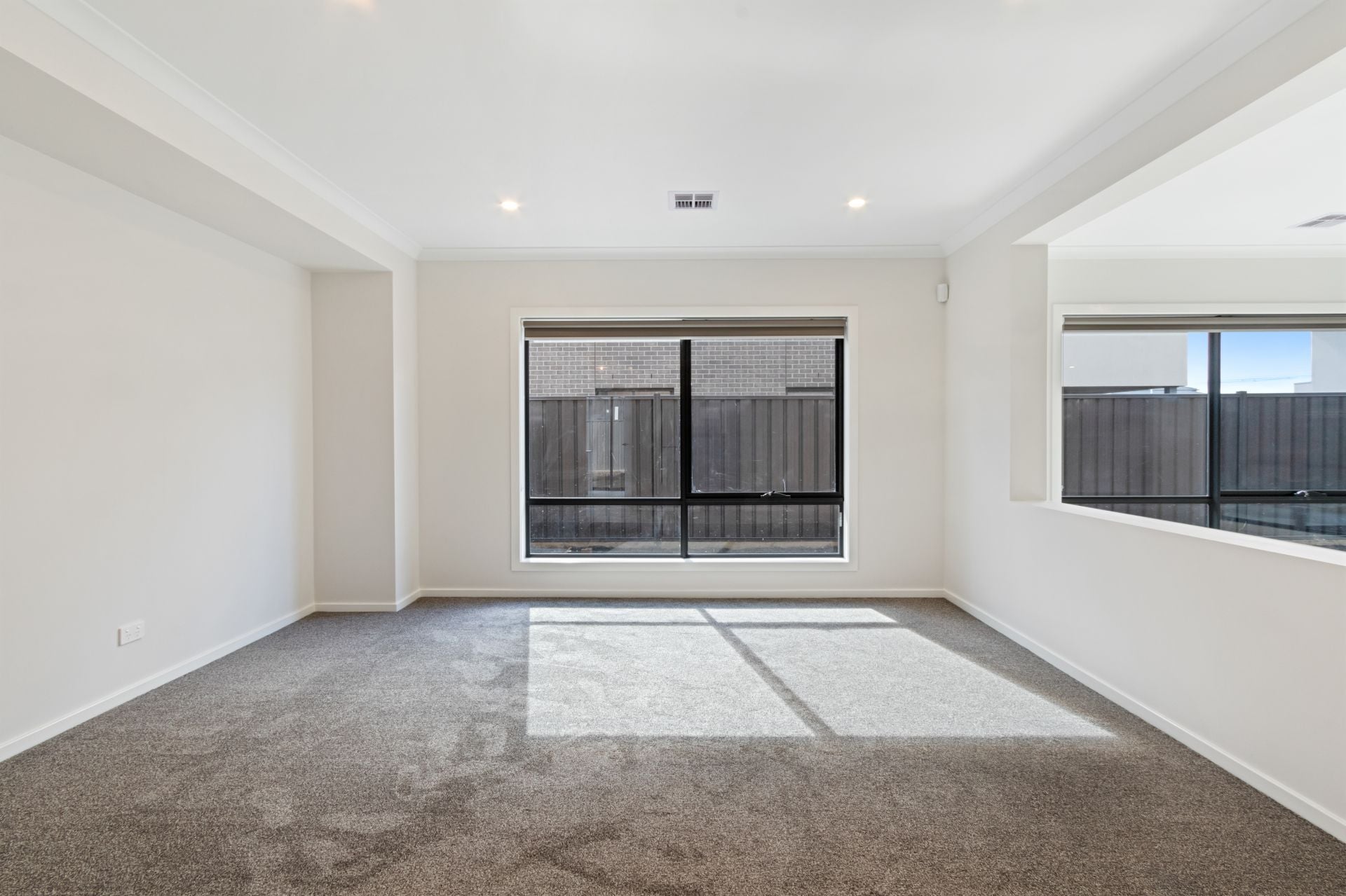 STYLISHNESS, SIZE & LOCATION, WHAT A WINNER!  ** ON HOLD **