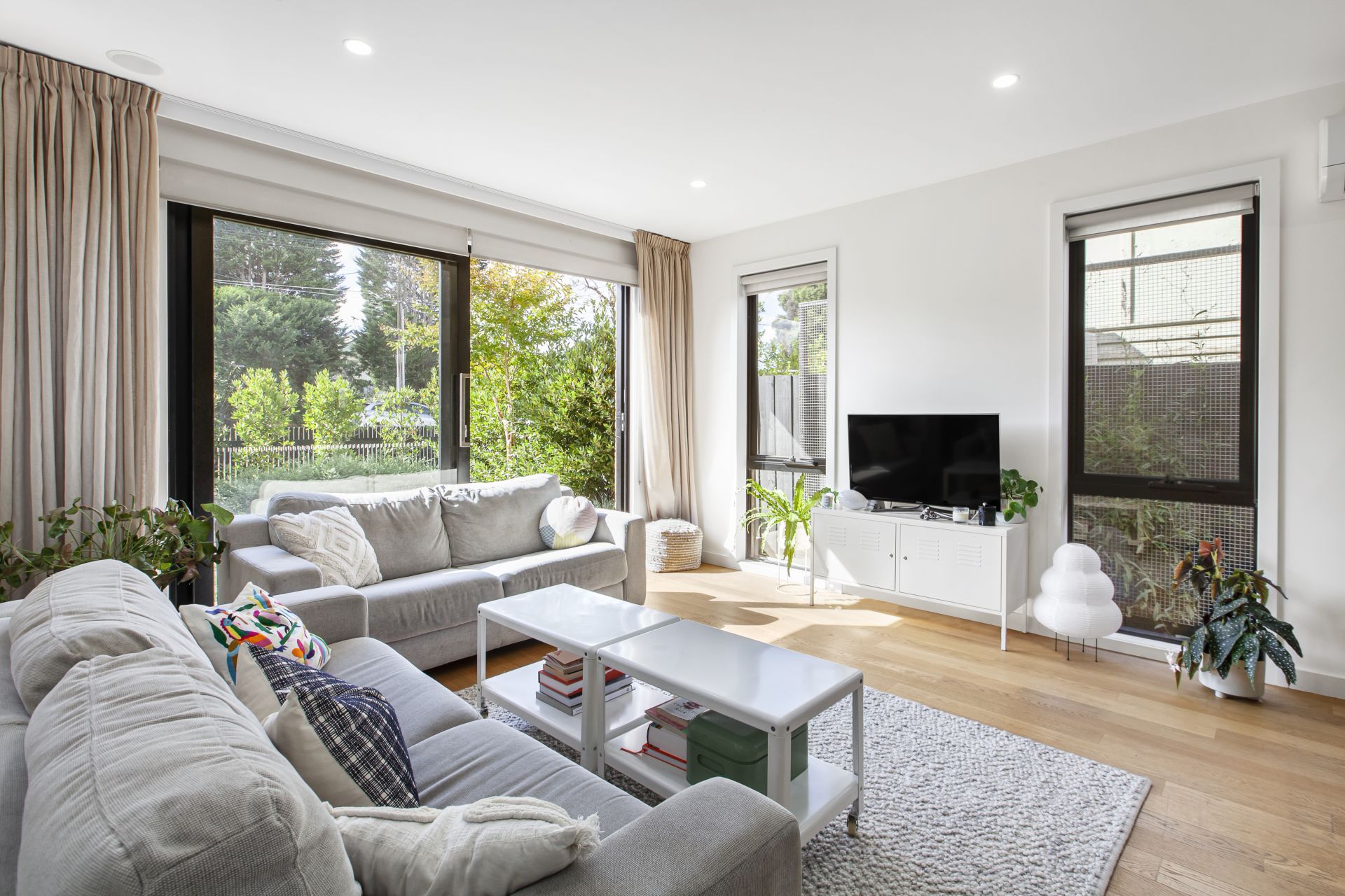 Sophisticated Luxury, Hotspot Pocket