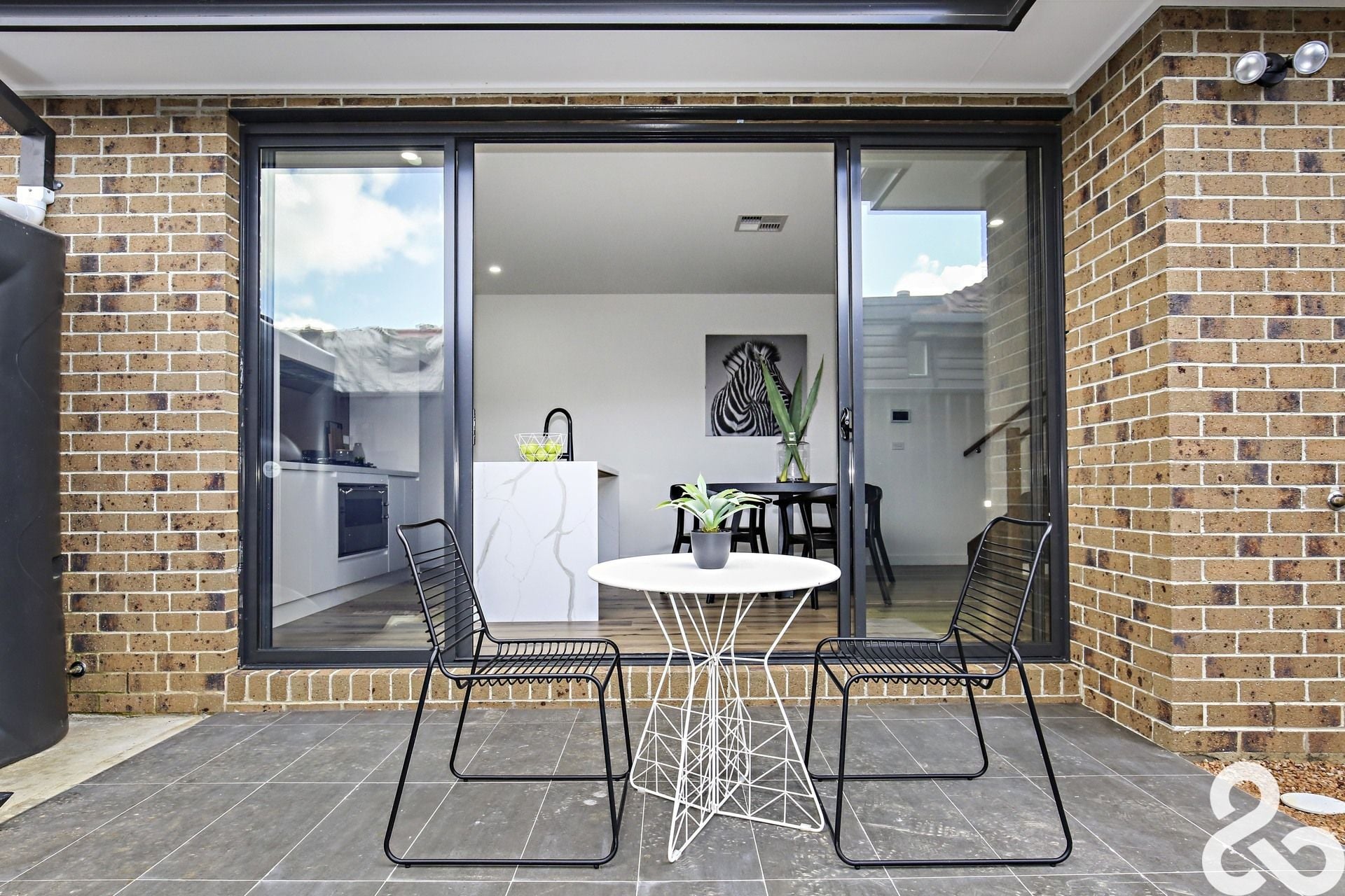SPACIOUS LUXURY WITH DESIGNER DETAIL
