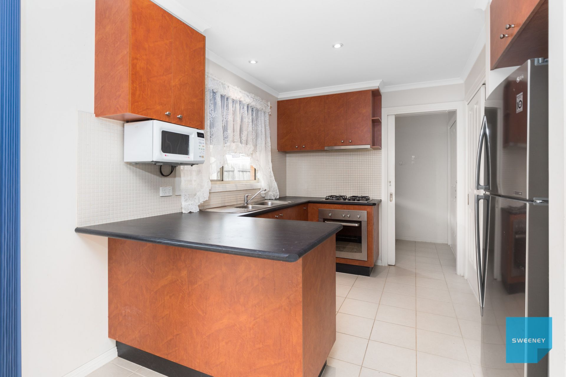 2/4 Lake Boga Avenue, Deer Park - Thumbnail 3
