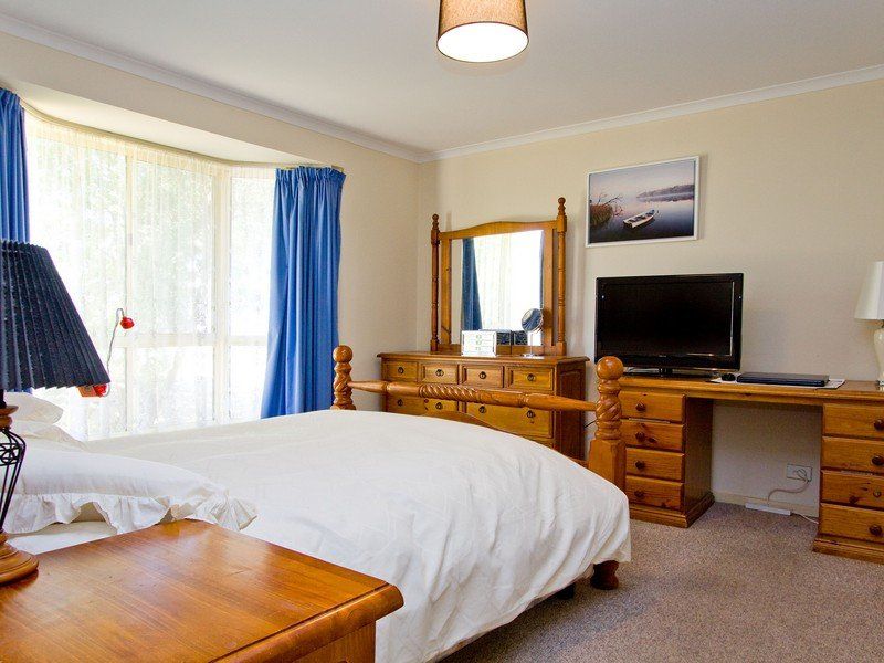 27 Adams Road Craigmore 5114