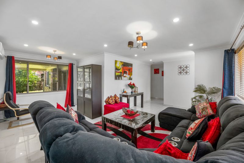 11 Cadman Place, Woodcroft